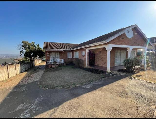 4 BEDROOM HOUSE FOR SALE IN EASTWOOD